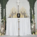 Urne Altar Tisch 01