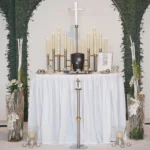 Urne Altar Tisch 03