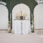 Urne Altar Tisch 03b