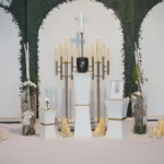 Urne weisse Podeste 01