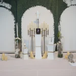 Urne weisse Podeste 03